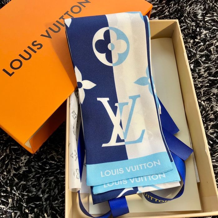Louis Vuitton Scarf LVS00185